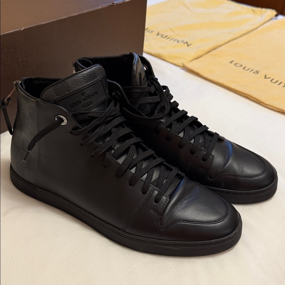 Louis Vuitton Men's Black Leather Sneakers